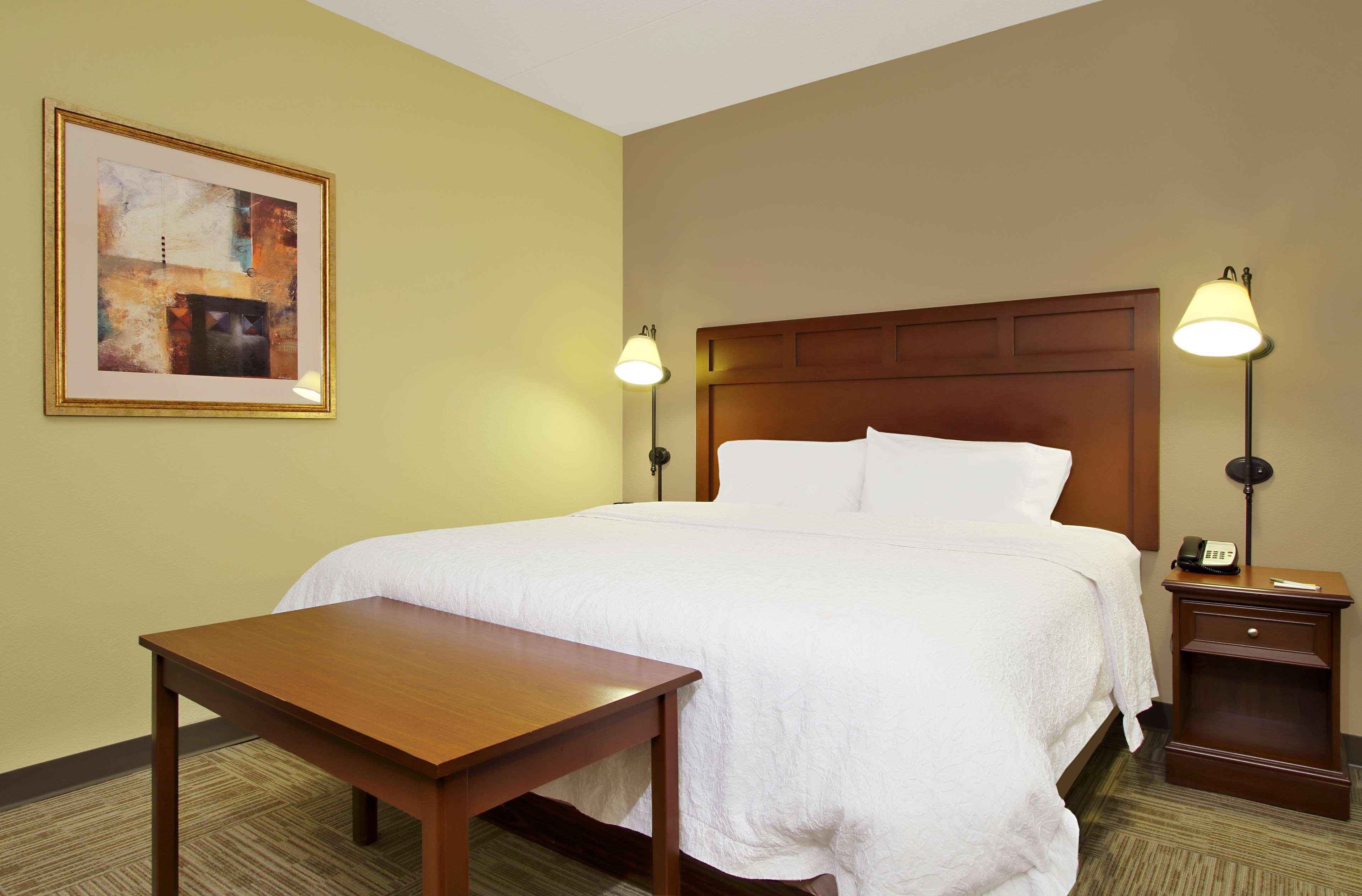 Hampton Inn & Suites Медісонвіл Екстер'єр фото