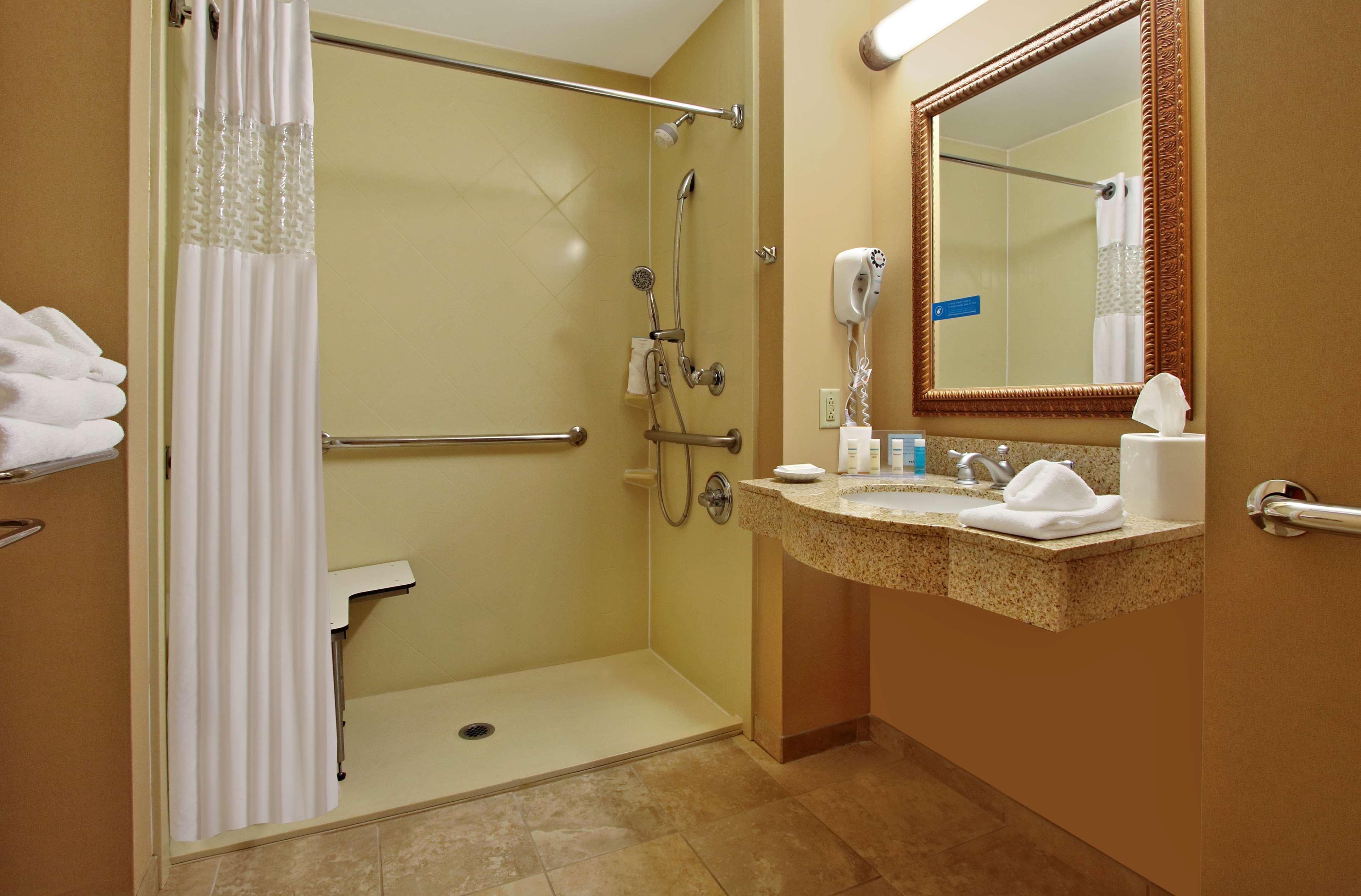 Hampton Inn & Suites Медісонвіл Екстер'єр фото