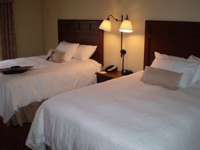 Hampton Inn & Suites Медісонвіл Номер фото